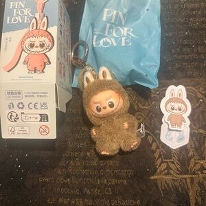 Popmart labubu pin for love “&” brown new with box small plush pendant